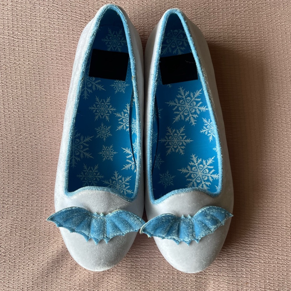 Strange Cult Flats Size 6